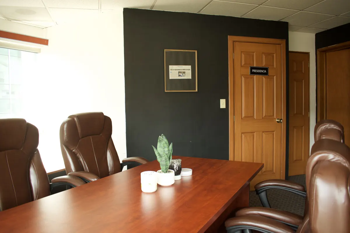 Sala de juntas de CMSB junto al despacho de Presidencia.